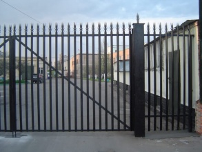 Сварные заборы с бетонированием столбов 12 метров фото в Решетниково