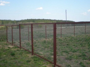 Забор из сетки рабицы в натяг секционный 12 метров фото в Решетниково